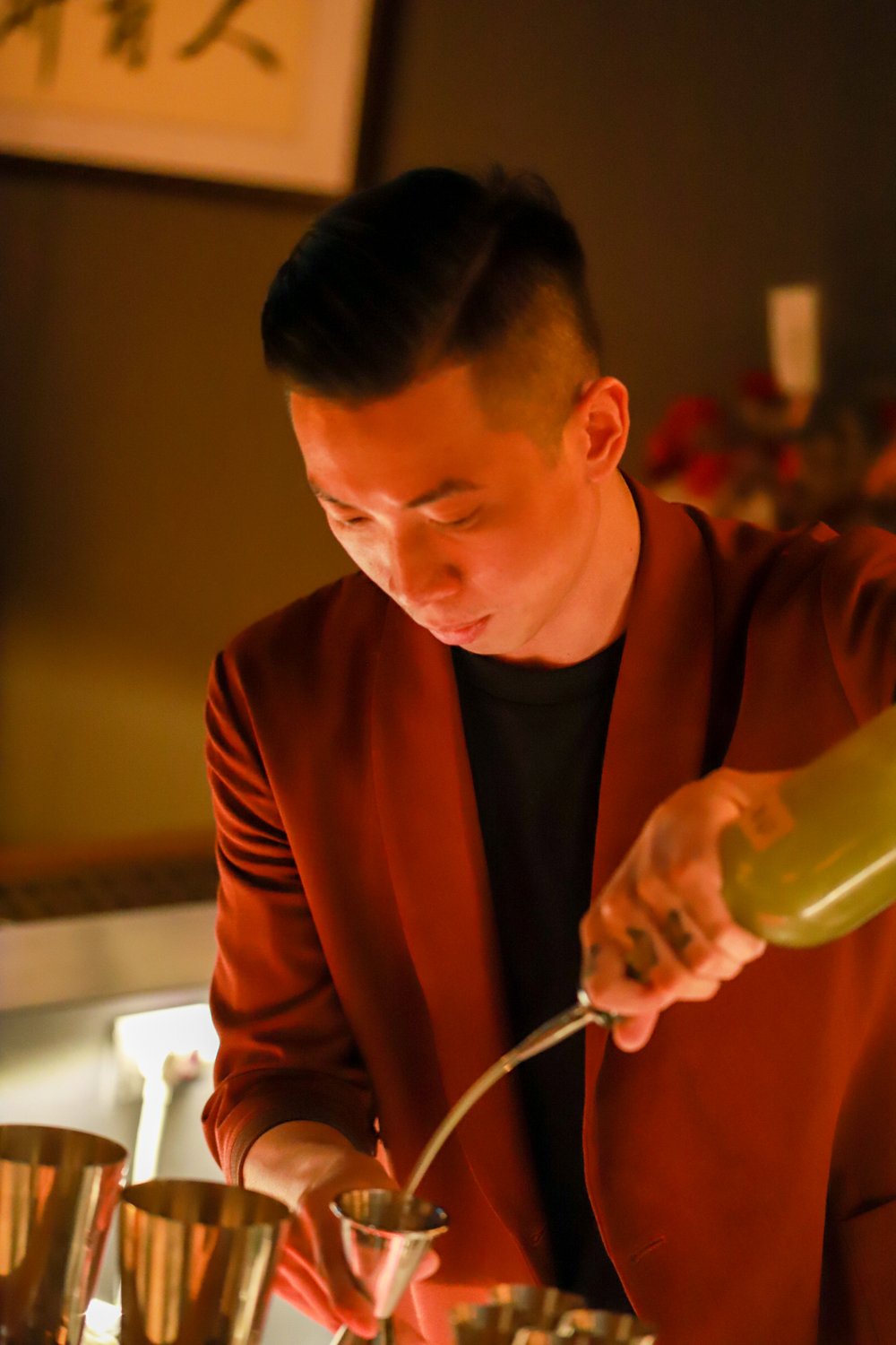 杉記調酒師以高山烏龍入酒